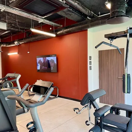 We Live Sharies - C202 アパート