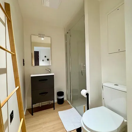 We Live Sharies - C202 * Reims