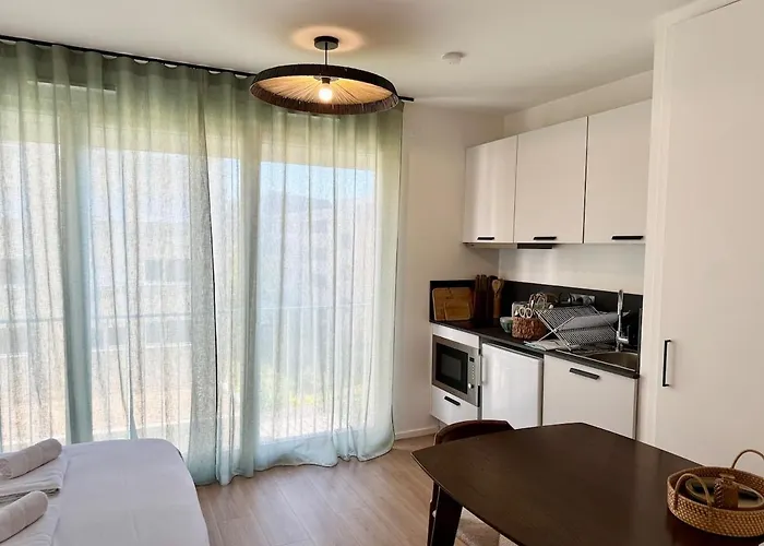 We Live Sharies - C202 アパート ランス